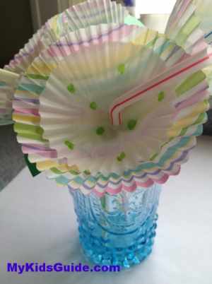 Beautiful Easter Blooms: DIY Baking Cup Flowers! Written by femiakatie on March 11, 2013 · 10 Comments (Edit) 1 inShare 82 DIY Baking Cup Flowers Spring is surely on the way, and there is no better tell tale sign than the arrival of flowers! Pretty soon, spring blooms will be popping up everywhere you look adding color and life to a previously drab scenery! This spring, why not create your own beautiful blooms when you make these sweet baking cup flowers? They make an excellent Easter table centerpiece!