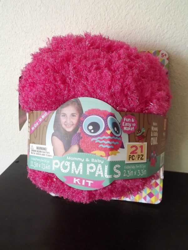 PomTree activity kits for kids offer up mess-free fun that's perfect for rainy day afternoons. Your kids will love discovering the cute critters and making fun crafts!