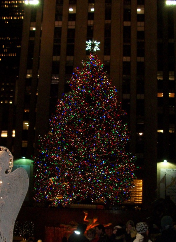 Rockefeller Center tree at night