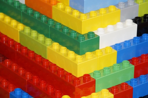 Lego-Tallest-Tower-600x399.jpg