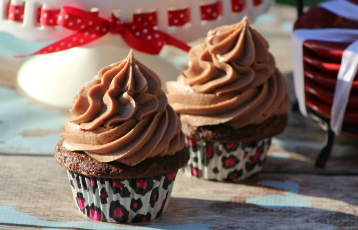 It is time to celebrate with cake! Make the most delicious Black Forest Cupcakes full of chocolate and cherry flavors to blow your Bae or best friend away!