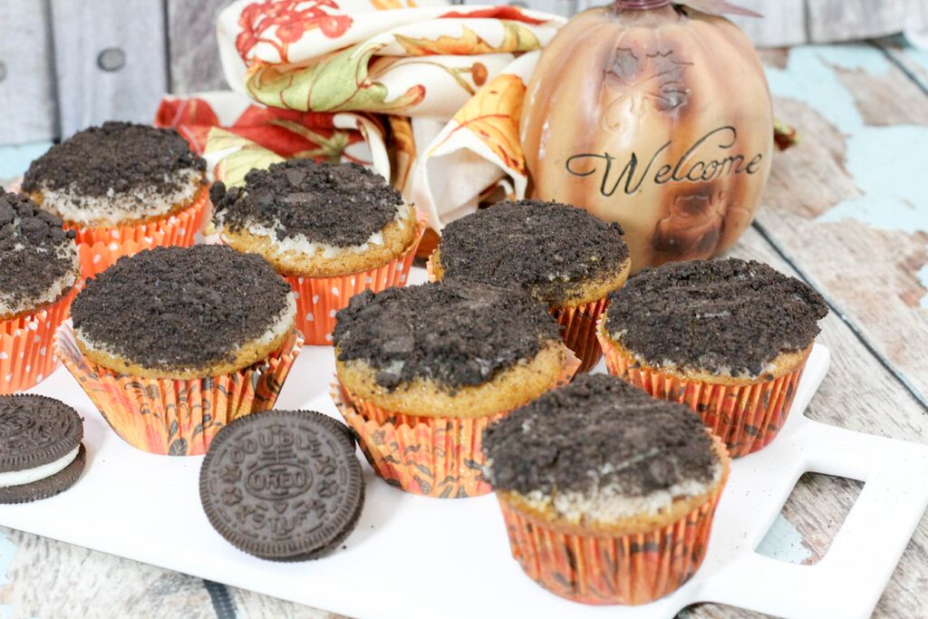 Celebrate the return of "pumpkin spice season" with our delicious pumpkin Halloween muffins with crushed Oreo cookies topping & vanilla glaze frosting! 