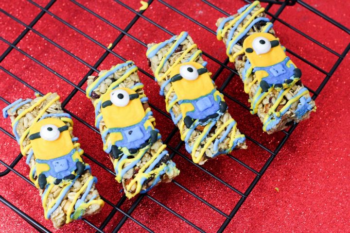 Need a great snack to fuel those intense study sessions? Check out our super cute Minion Granola Bar recipe! It's tasty, healthy and fun! Check it out!