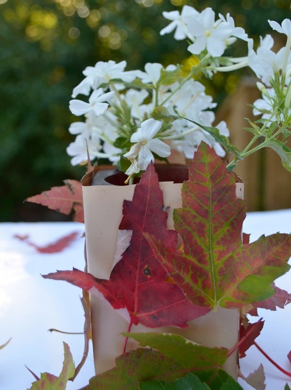 Natural foliage decorations are a great way to rock your outdoor fall party!