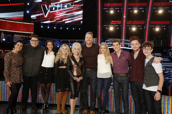 THE VOICE -- "Live Semis" Episode 917B -- Pictured: (l-r) Madi Davis, Jordan Smith, Amy Vachal, Shelby Brown, Dolly Parton, Barrett Baber, Emily Ann Roberts, Zach Seabaugh, Jeffery Austin, Braiden Sunshine -- (Photo by: Trae Patton/NBC)