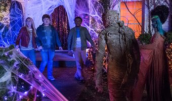 If you're looking for a few great frighteningly fun movies like Goosebumps 2: Haunted Halloween, we've got you covered! Check out these 10 awesome flicks!