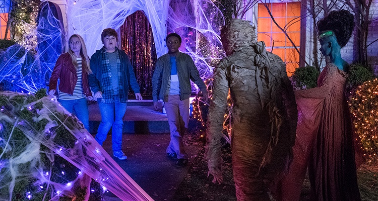 If you're looking for a few great frighteningly fun movies like Goosebumps 2: Haunted Halloween, we've got you covered! Check out these 10 awesome flicks!