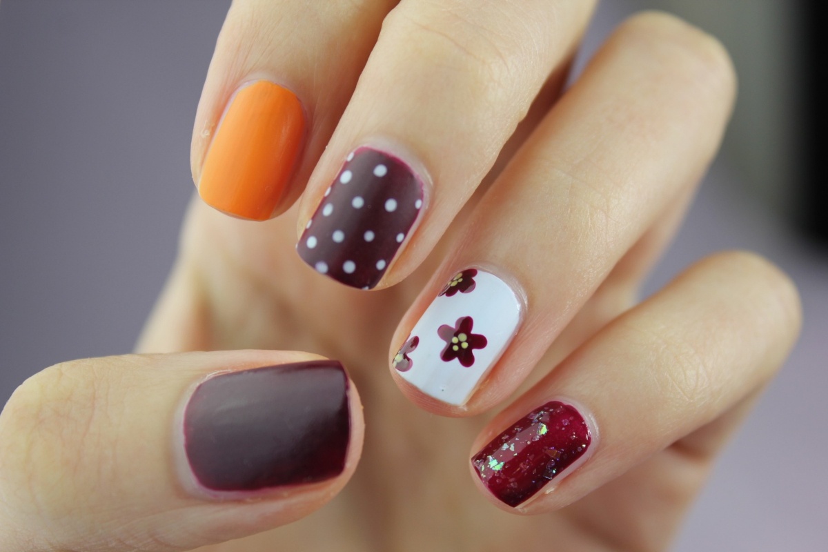 40 Beautiful Nail Design Ideas To Wear In Fall  Mismatched classic fall